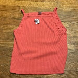 Coral tank top, size medium, brand new from old navy
